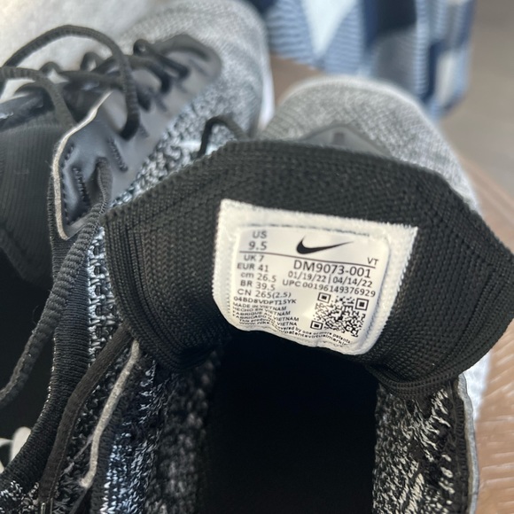 Nike air max flyknit size 9 1/2 - Picture 3 of 5